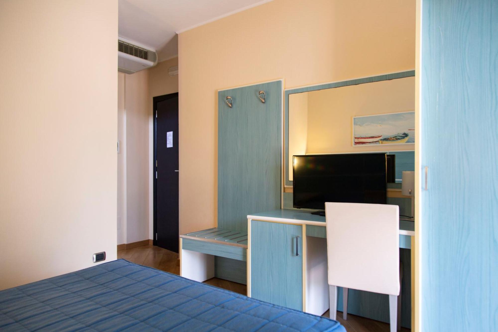 Hotel Residenza Del Mare Sant Isidoro  Habitación foto