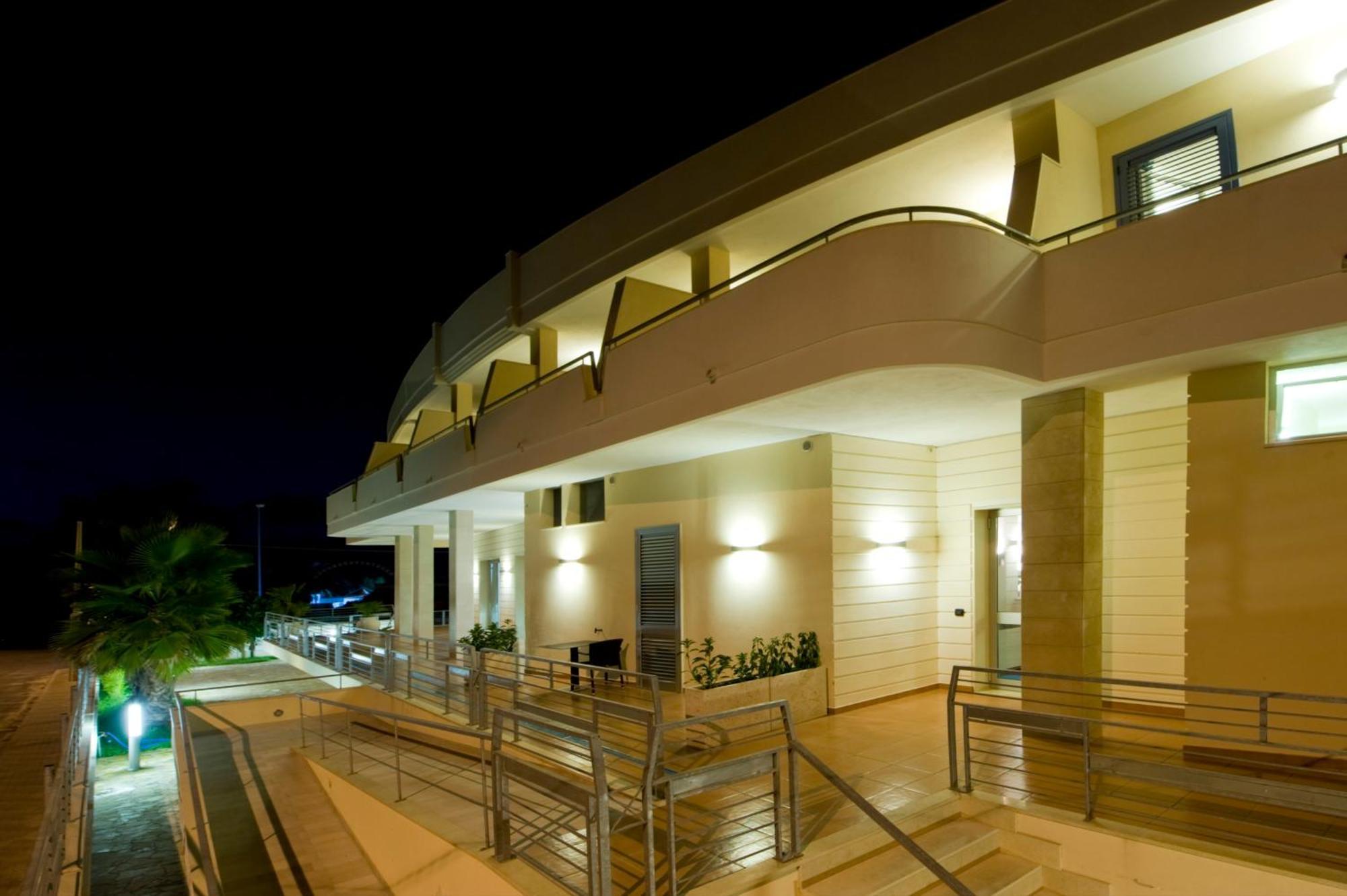 Hotel Residenza Del Mare Sant Isidoro  Exterior foto